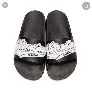 NWOB Valentino blk leather varsity logo slides 10
